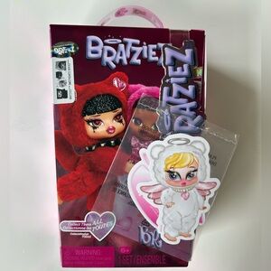 BRATZ BRATZIEZ SWEETHEARTZ SERIEZ PLUSH KEYCHAIN BLIND BOX (CHLOE)